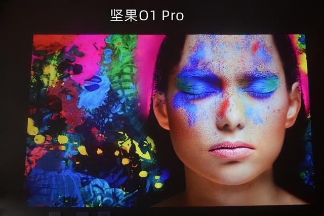 坚果智慧墙o1pro 投影仪测评（小户型能不能买投影仪）(3)