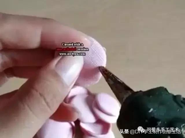 手工玫瑰花的做法教程详细（剪几个圆片就能做了）(20)