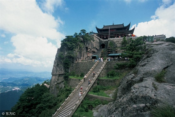 中国五大佛教名山，五台山被誉为佛教第一圣地，第五名山有争议