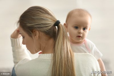 ​产后抑郁的表现有哪些症状（妈妈出现这12个症状，说明是产后抑郁，千万不能延