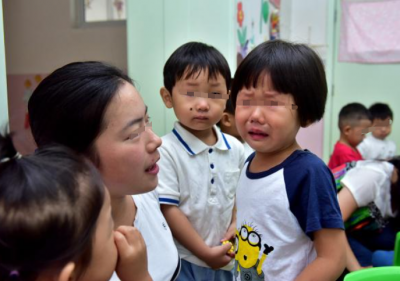 ​幼儿园内向怎么引导（幼儿园内向孩子的措施）