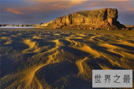 中国海拔最高的盆地是柴达木盆地，这里风景美不胜收