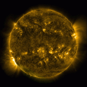 ​太阳一天内发射了两个M级太阳耀斑和一个X级耀斑